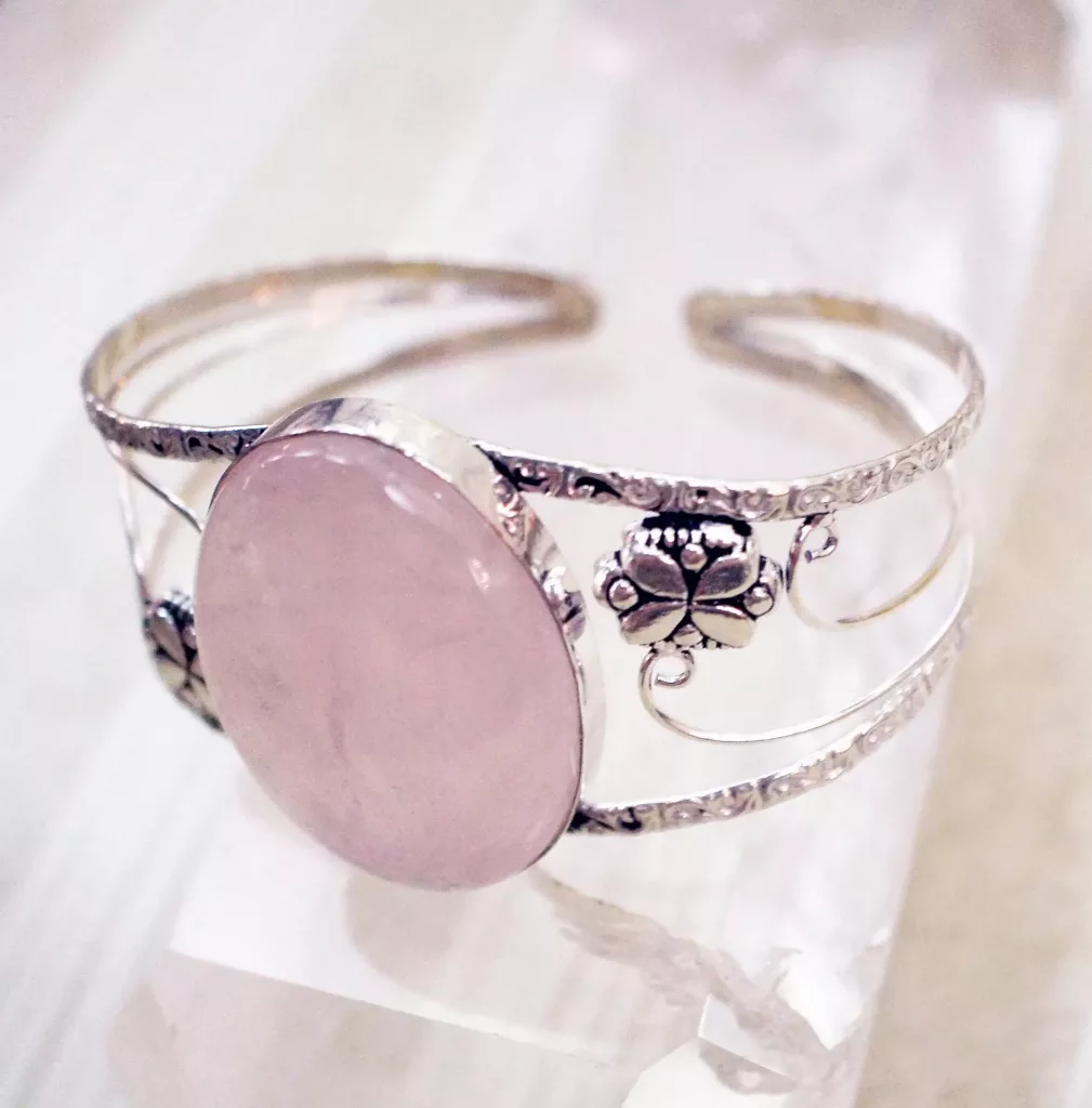 bracelet avec pierre rose