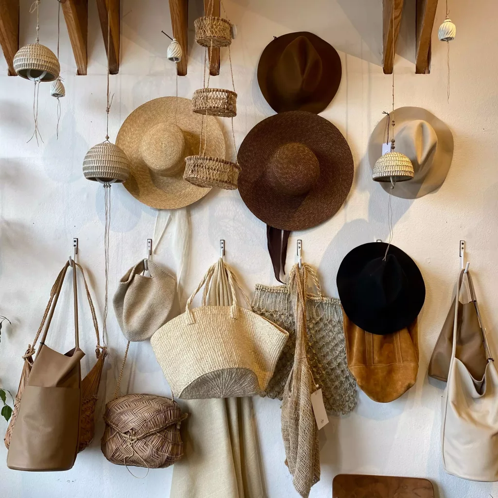 chapeaux, sacs et paniers en paille