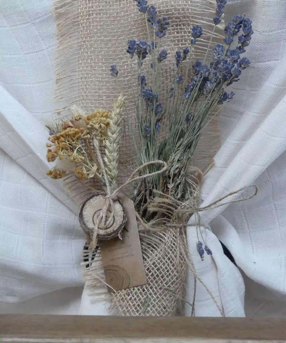 Spécial mariage : Les fleurs séchées et les herbes aromatiques