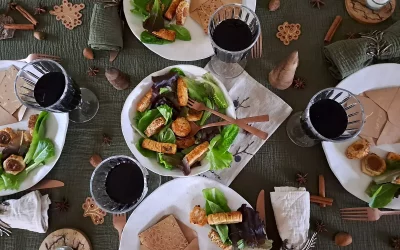 Comment créer une décoration de table de Noël nature chic